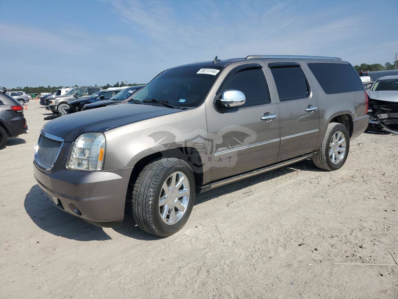 GMC Yukon DENALI 6.2L  8 2012