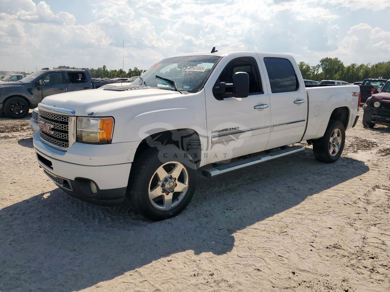 GMC Sierra K2500 DENALI 6.6L  8 2013