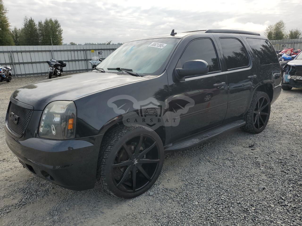 GMC Yukon DENALI 6.2L  8 2013