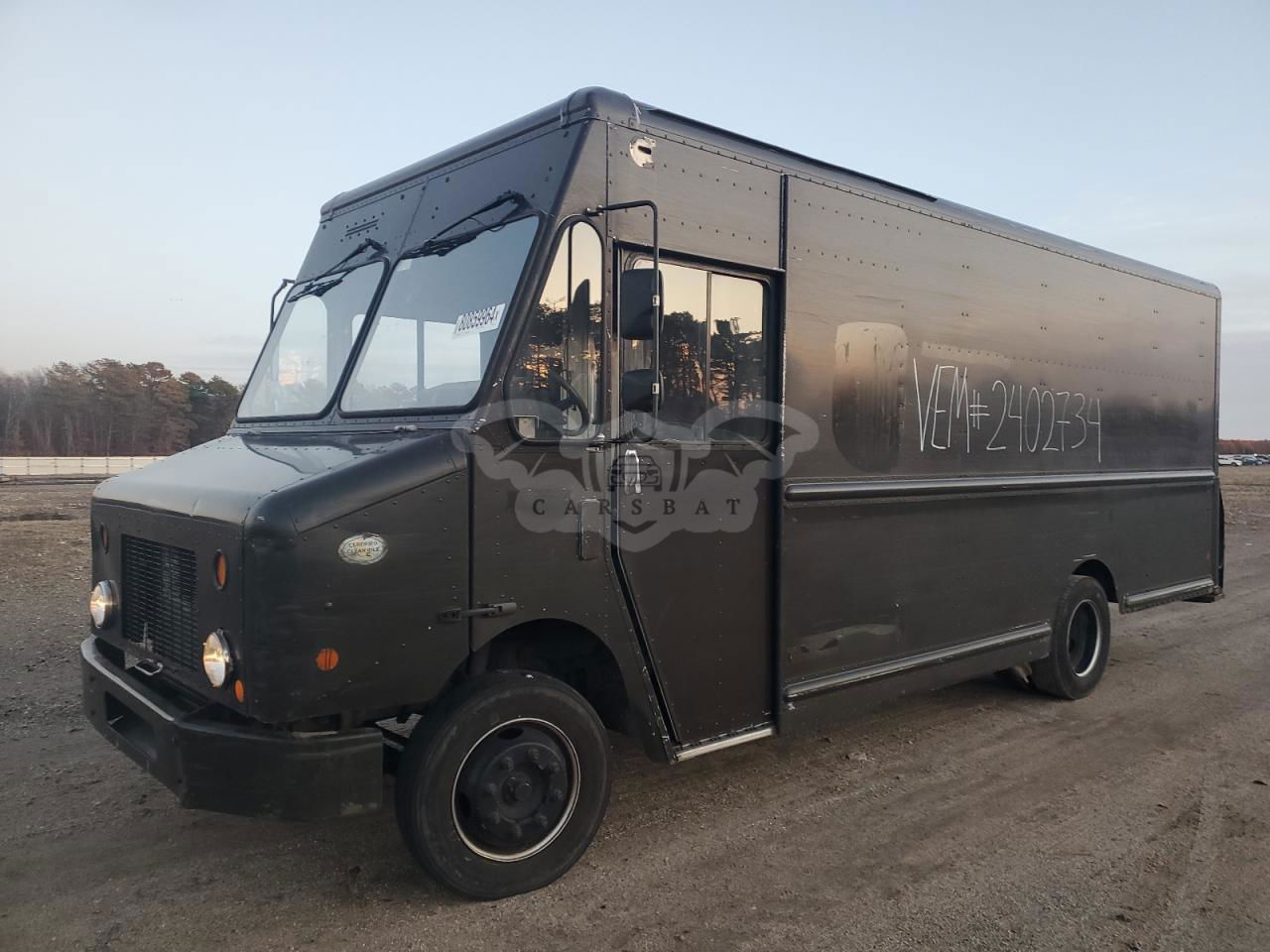 Freightliner Business Class M2 M LINE WALK-IN VAN 6.7L  6 2009