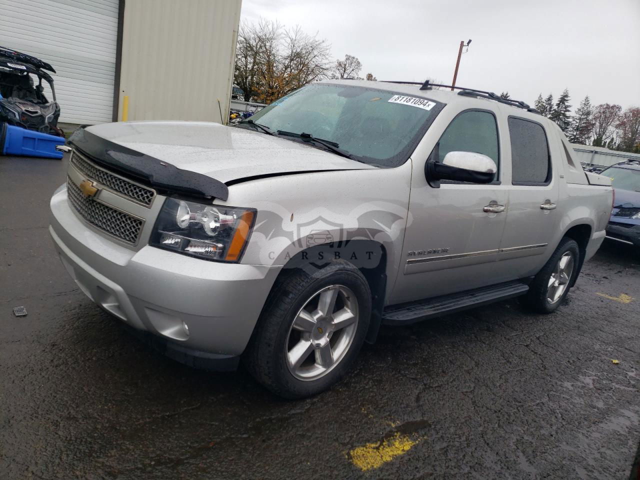 Chevrolet Avalanche 5.3L  8 2011