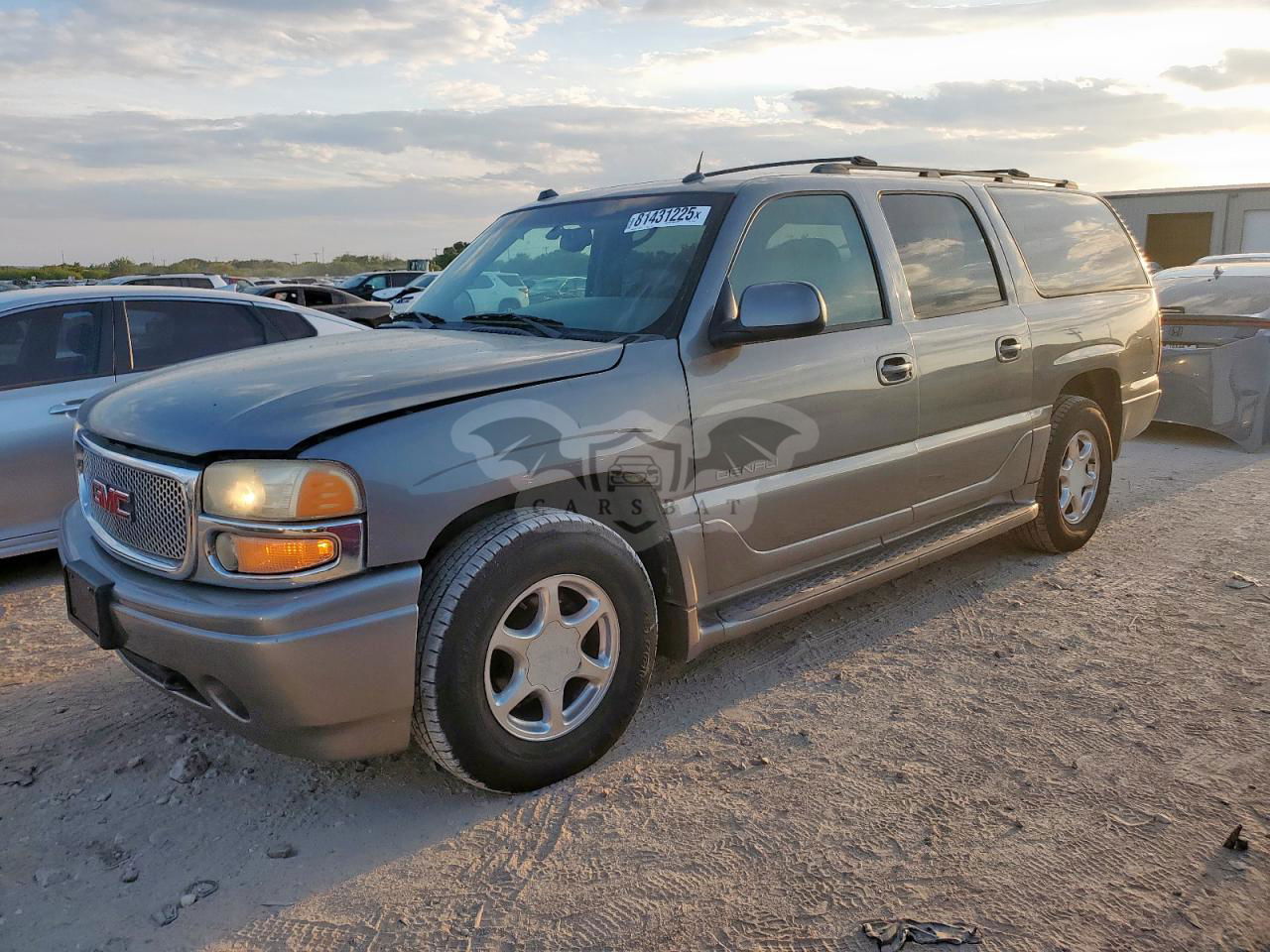 GMC Yukon DENALI 6.0L  8 2005