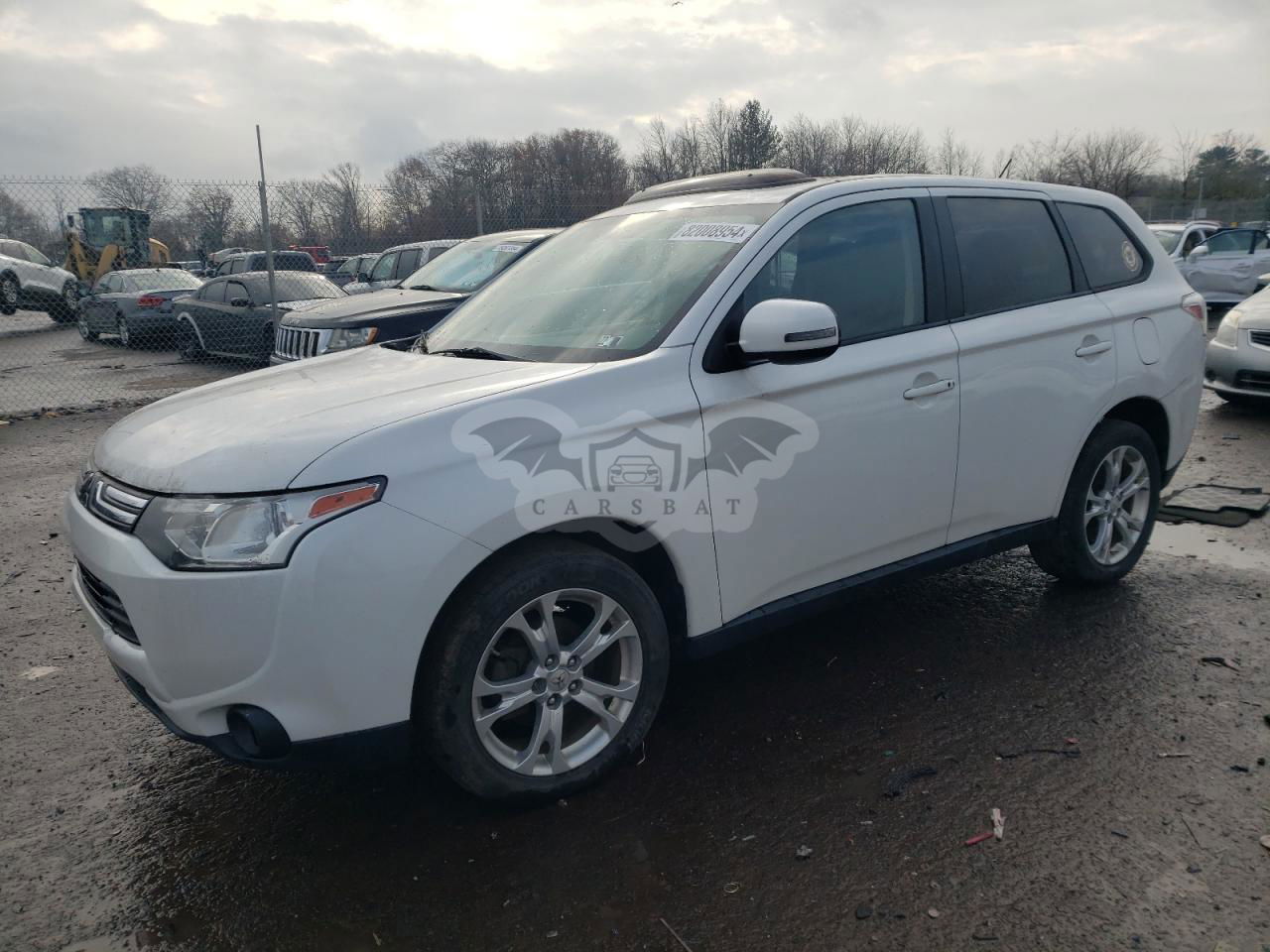 Mitsubishi Outlander SE 2.4L  4 2014