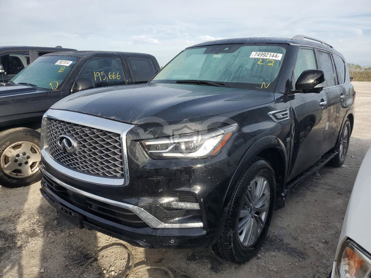 Infiniti QX80 5.6L  8 2020