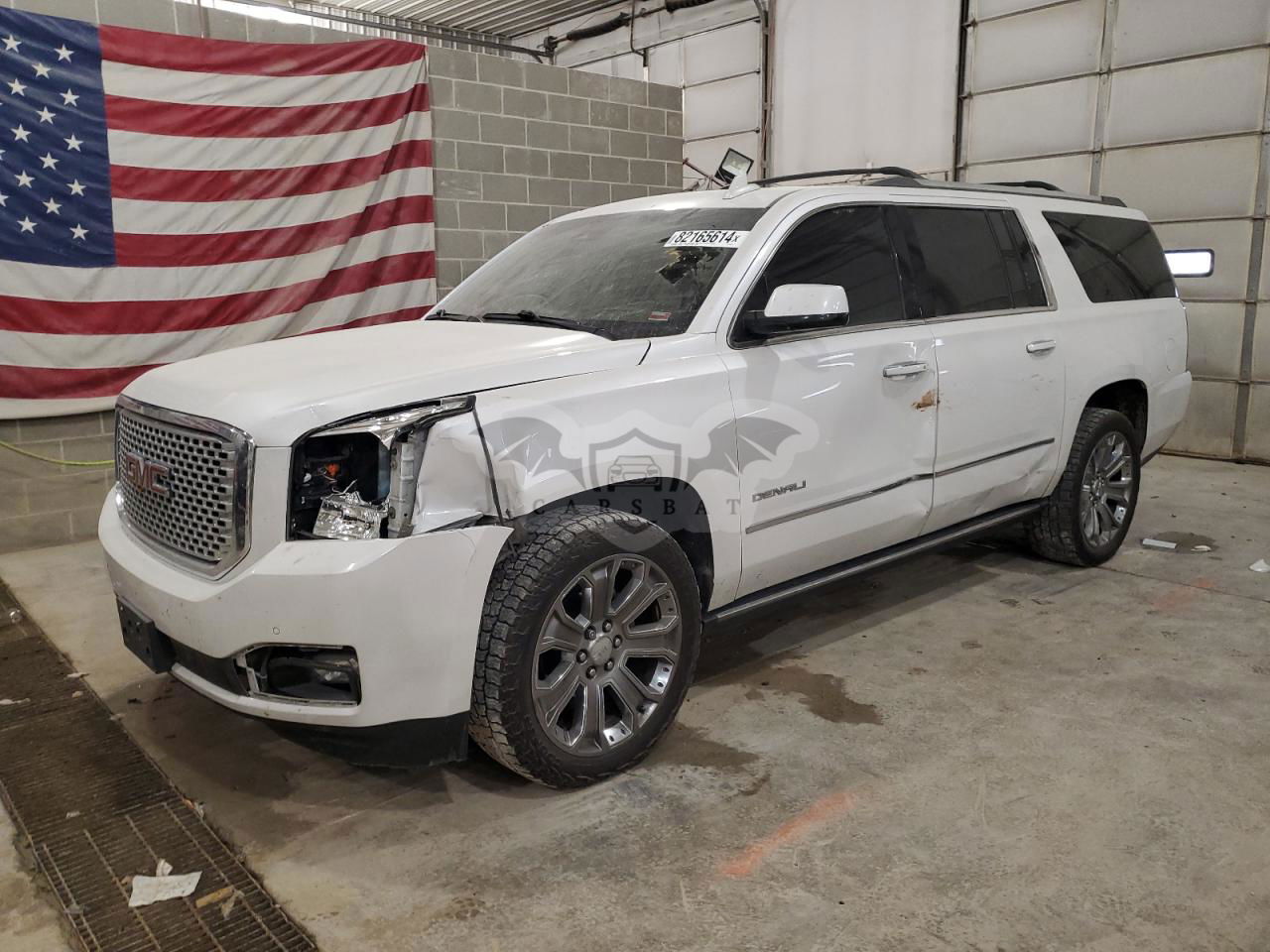 GMC Yukon DENALI 6.2L  8 2016