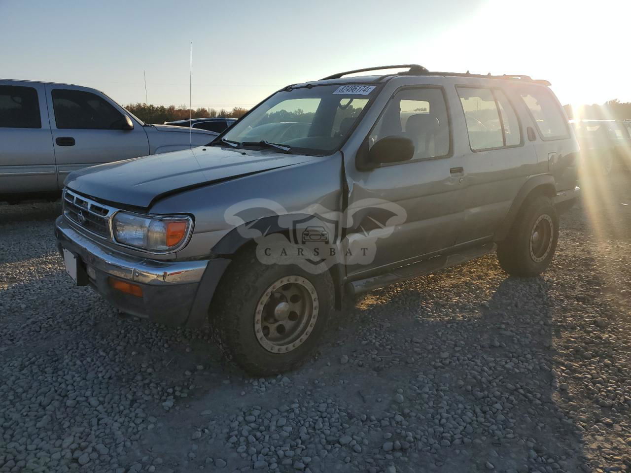 Nissan Pathfinder LE 3.3L  6 1999