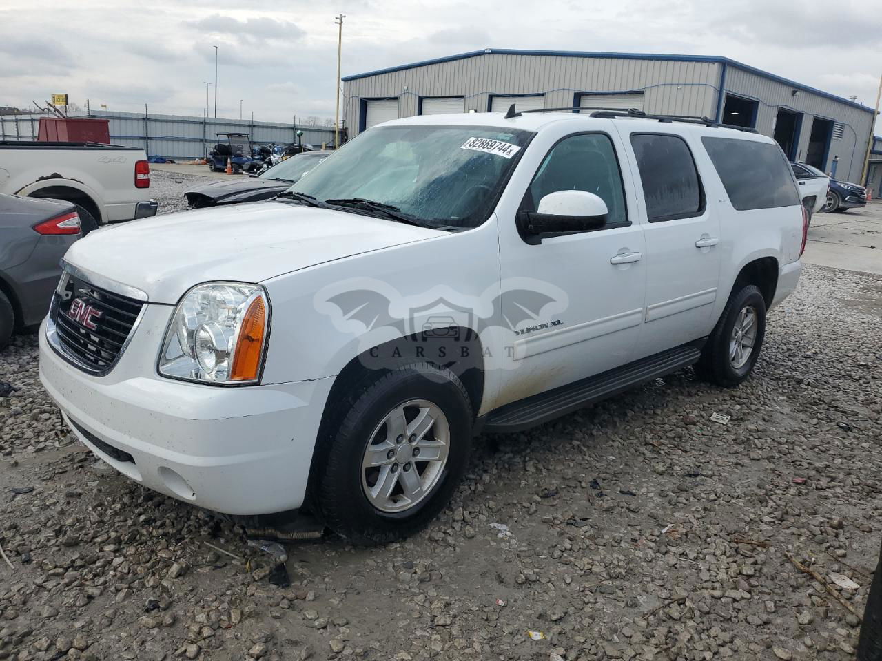 GMC Yukon K1500 SLT 5.3L  8 2013