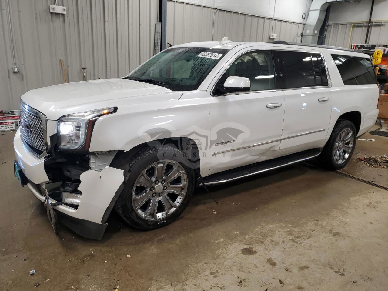 GMC Yukon DENALI 6.2L  8 2016