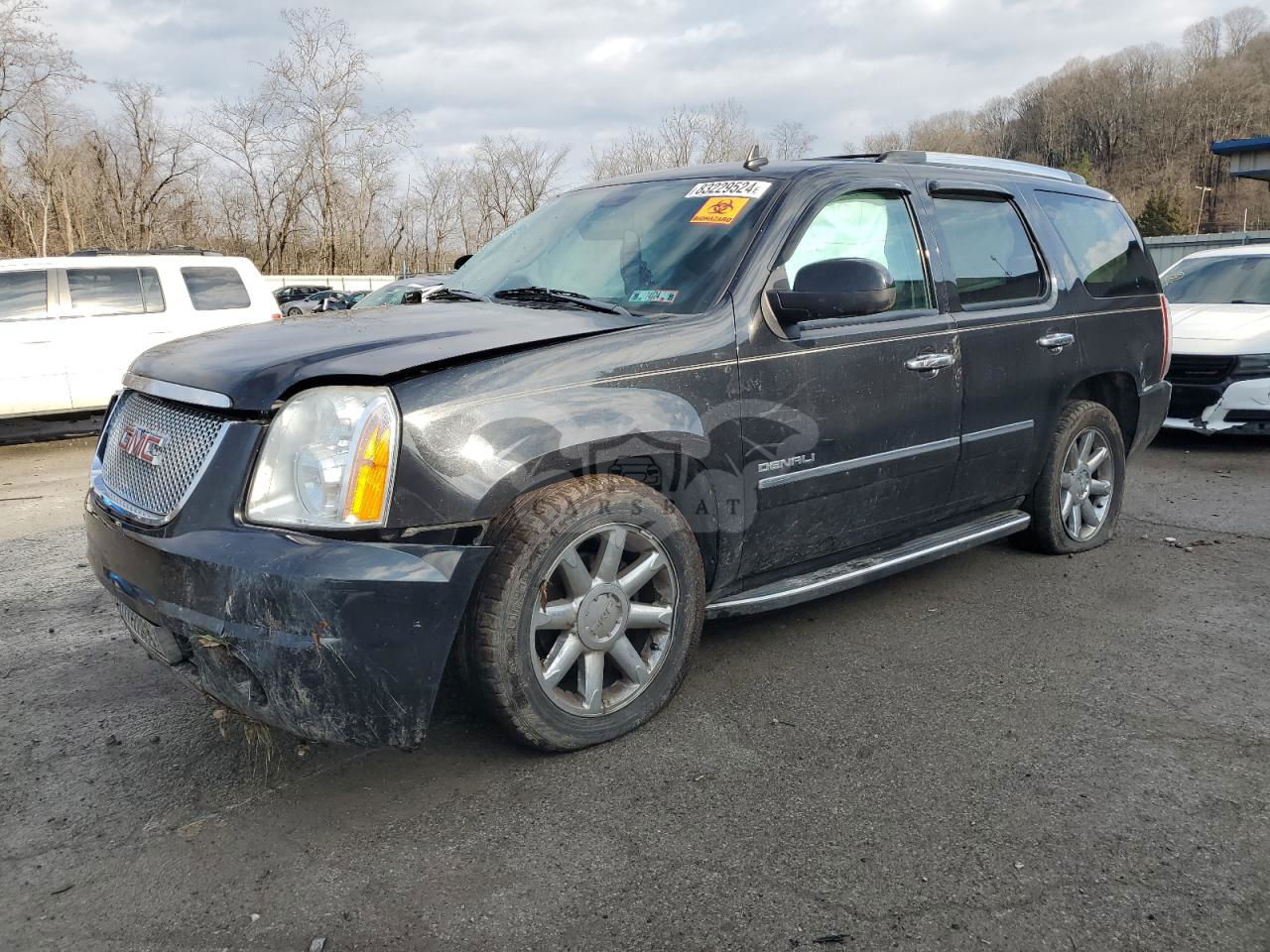 GMC Yukon DENALI 6.2L  8 2012