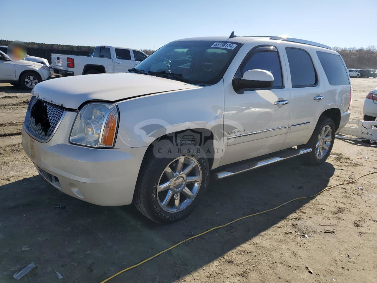 GMC Yukon DENALI 6.2L  8 2013