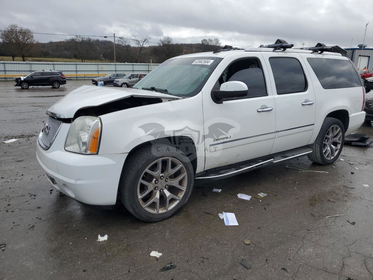 GMC Yukon DENALI 6.2L  8 2013