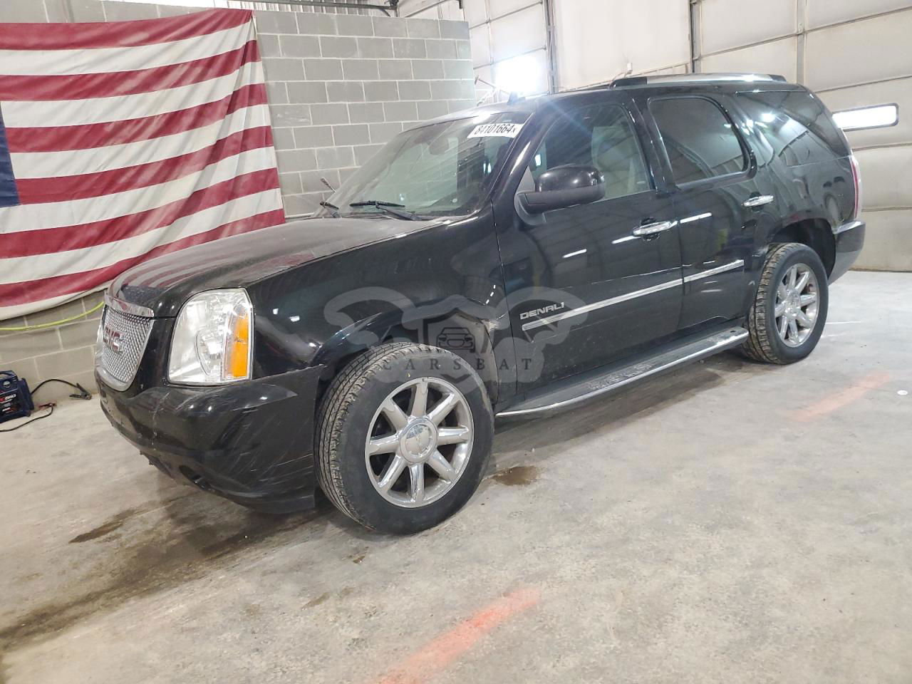 GMC Yukon DENALI 6.2L  8 2013