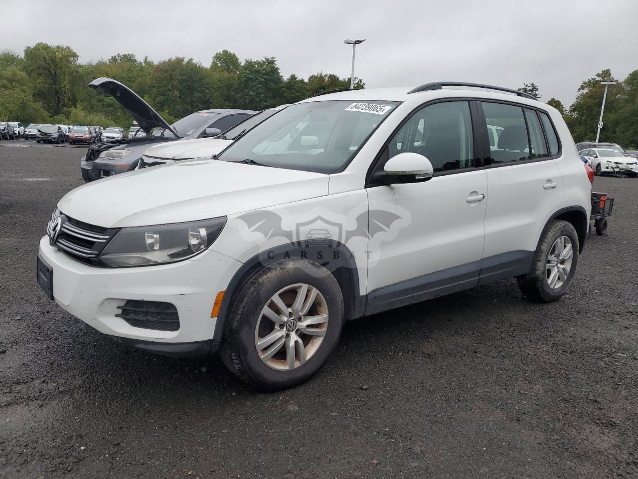 Volkswagen Tiguan S 2.0L  4 2015