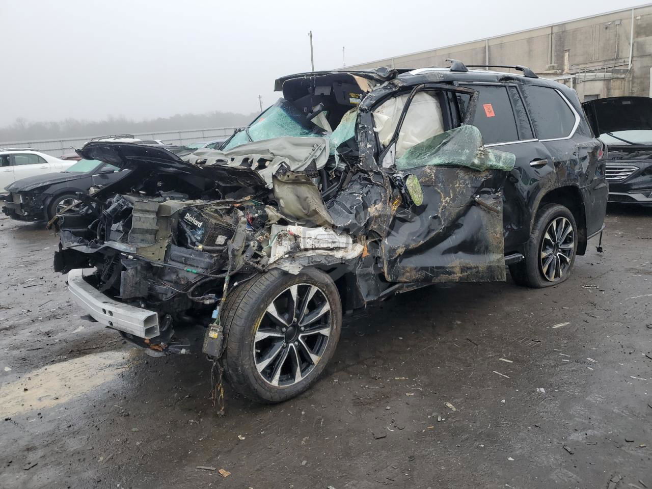 Lexus LX 570 5.7L  8 2021