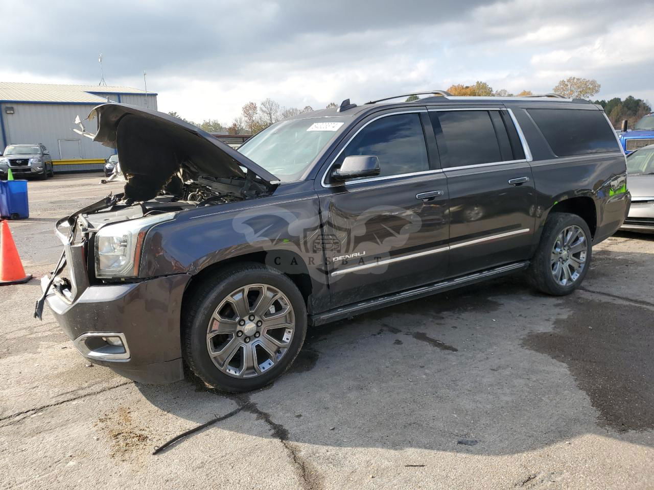 GMC Yukon DENALI 6.2L  8 2016