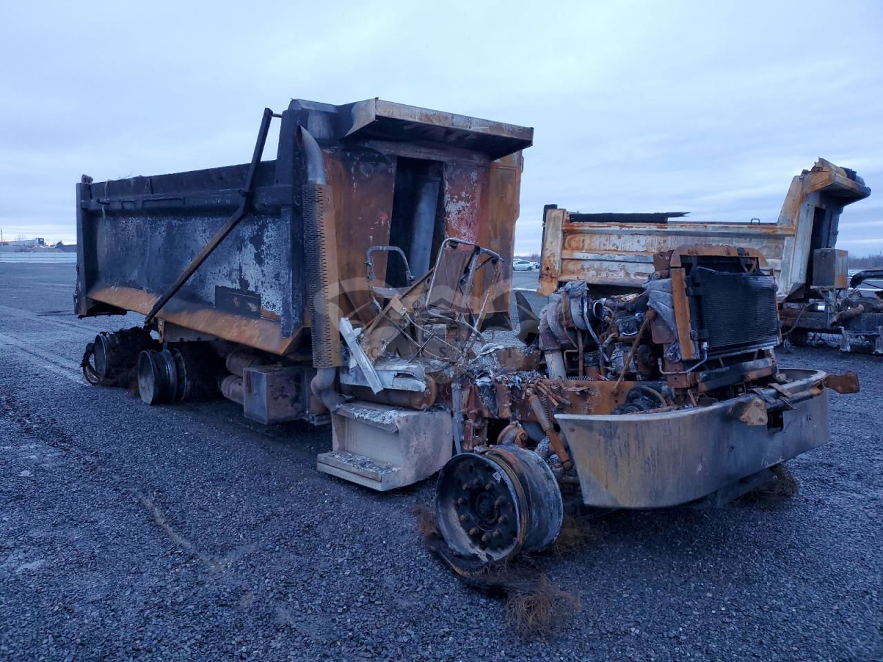 Peterbilt 330/337/348 8.3L  6 2011