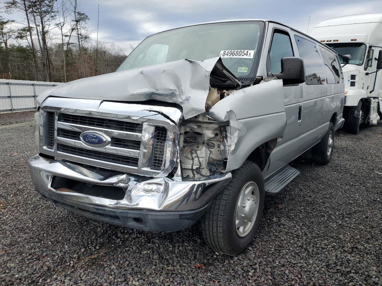 Ford Econoline E350 SUPER DUTY WAGON 5.4L  8 2010
