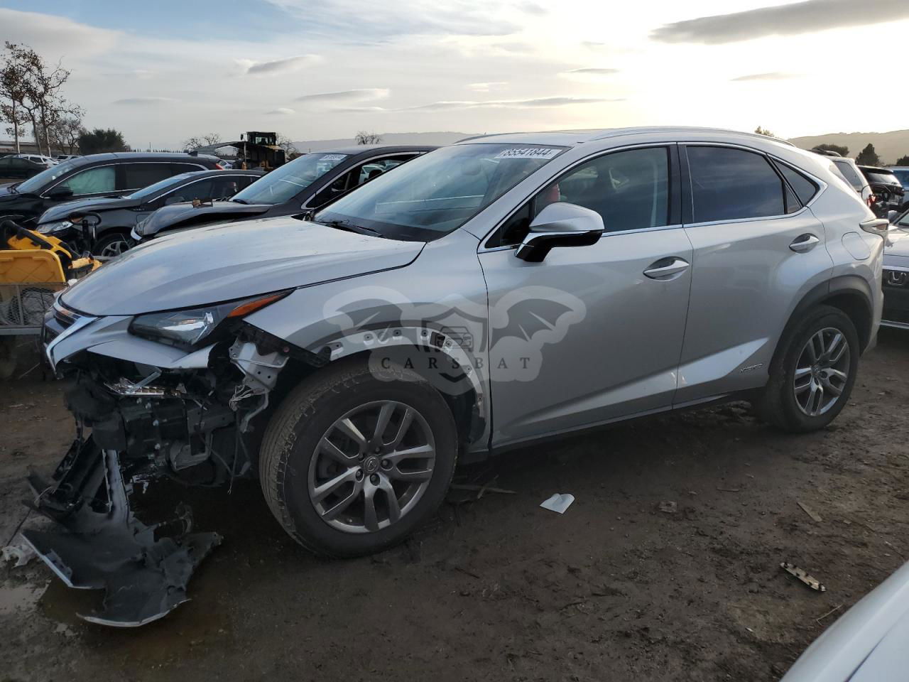 Lexus NX 300H 2.5L  4 2015