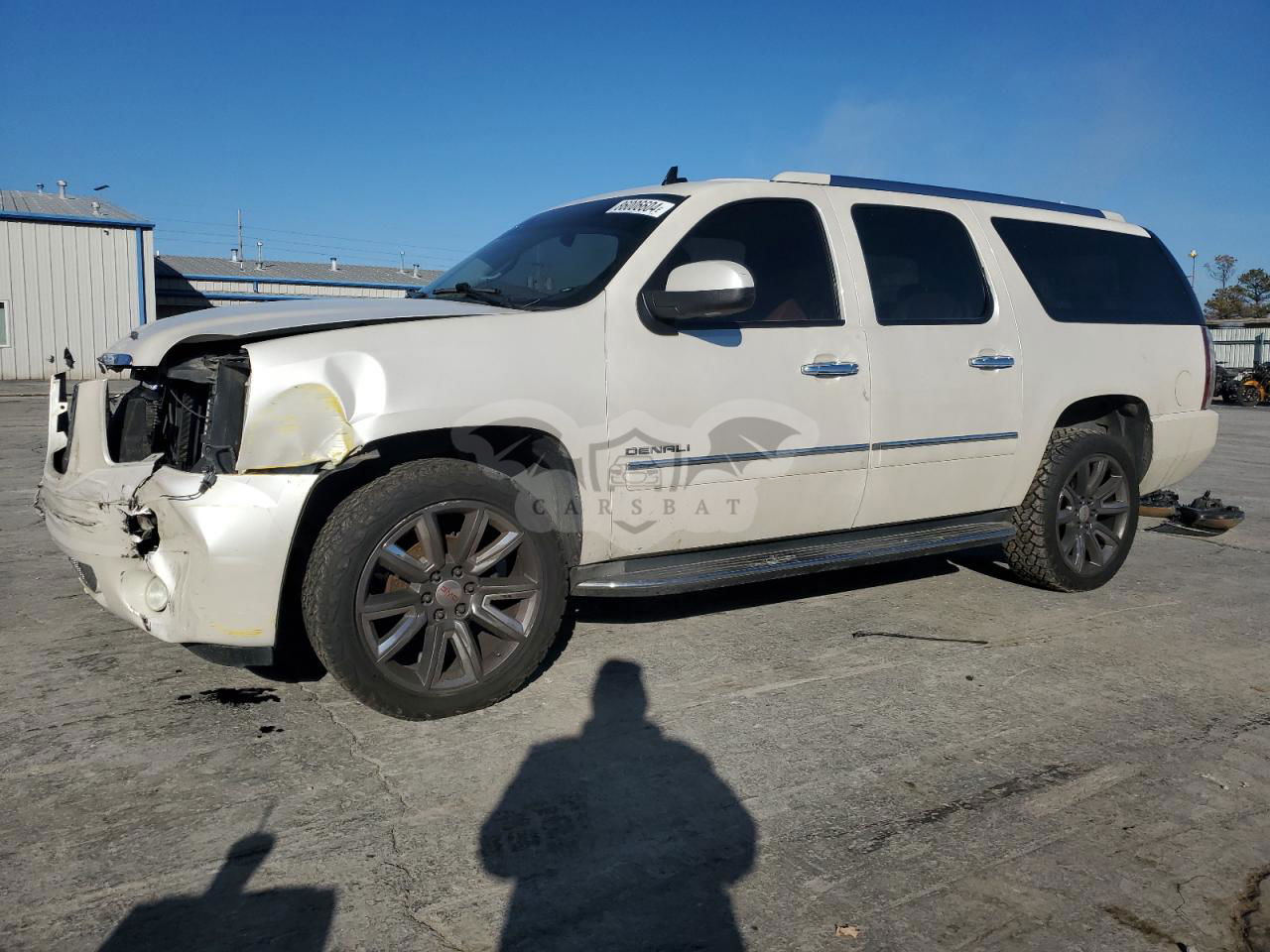 GMC Yukon DENALI 6.2L  8 2012