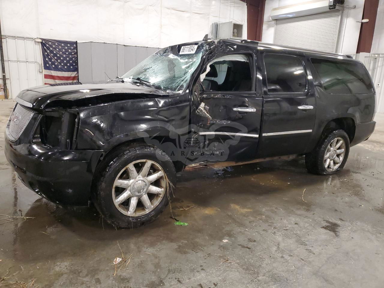 GMC Yukon DENALI 6.2L  8 2013