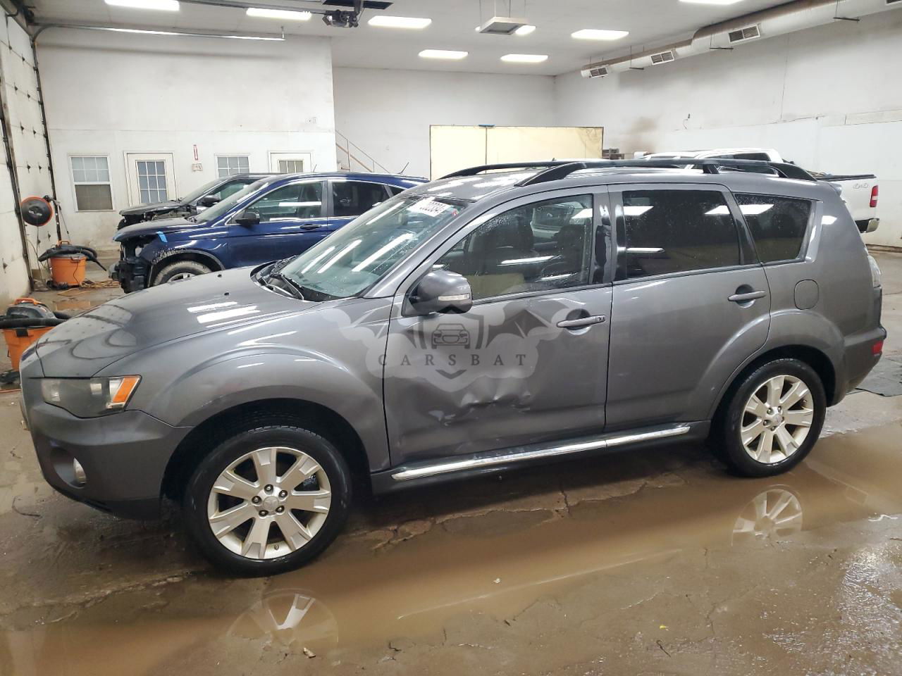 Mitsubishi Outlander SE 2.4L  4 2012