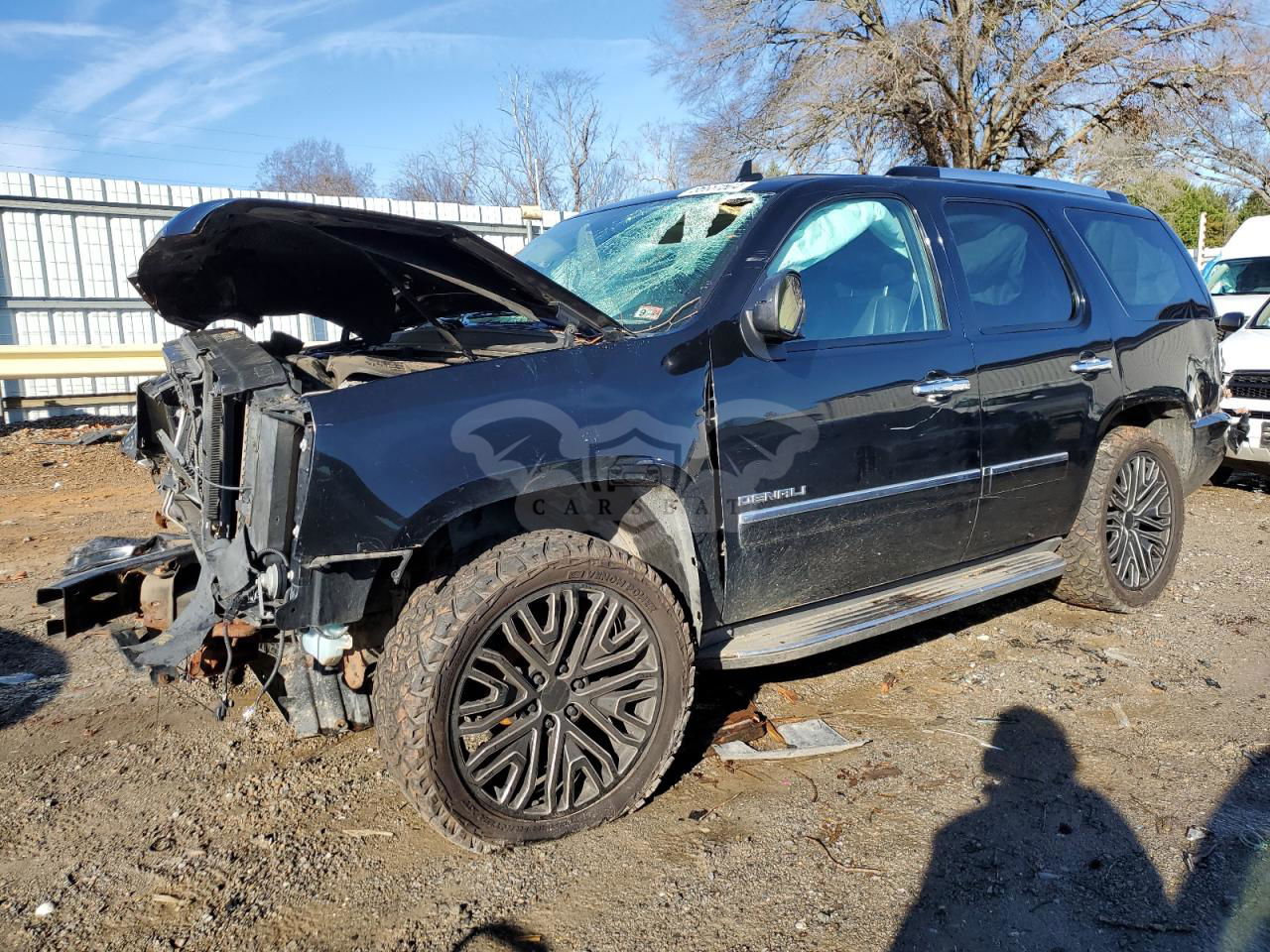 GMC Yukon DENALI 6.2L  8 2012