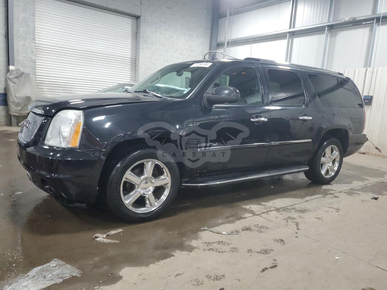 GMC Yukon DENALI 6.2L  8 2012
