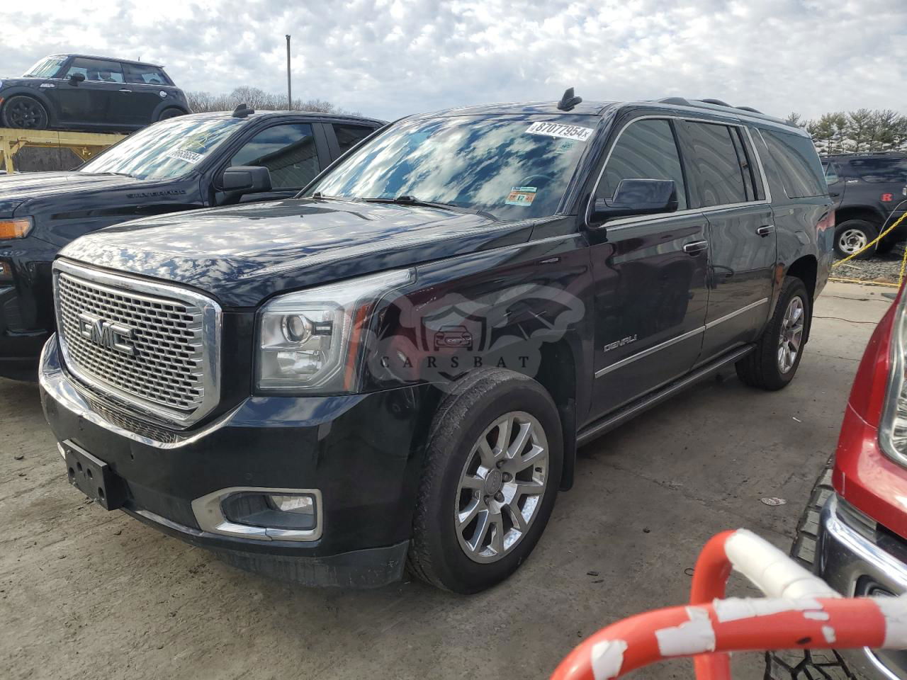 GMC Yukon DENALI 6.2L  8 2016