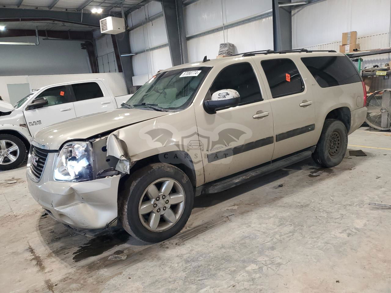 GMC Yukon K1500 SLT 5.3L  8 2013