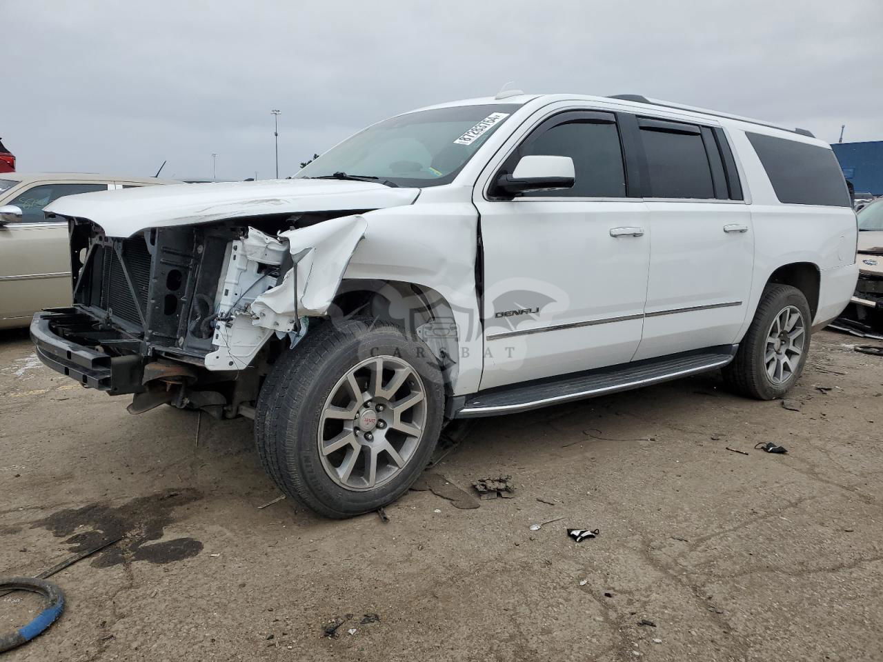 GMC Yukon DENALI 6.2L  8 2016