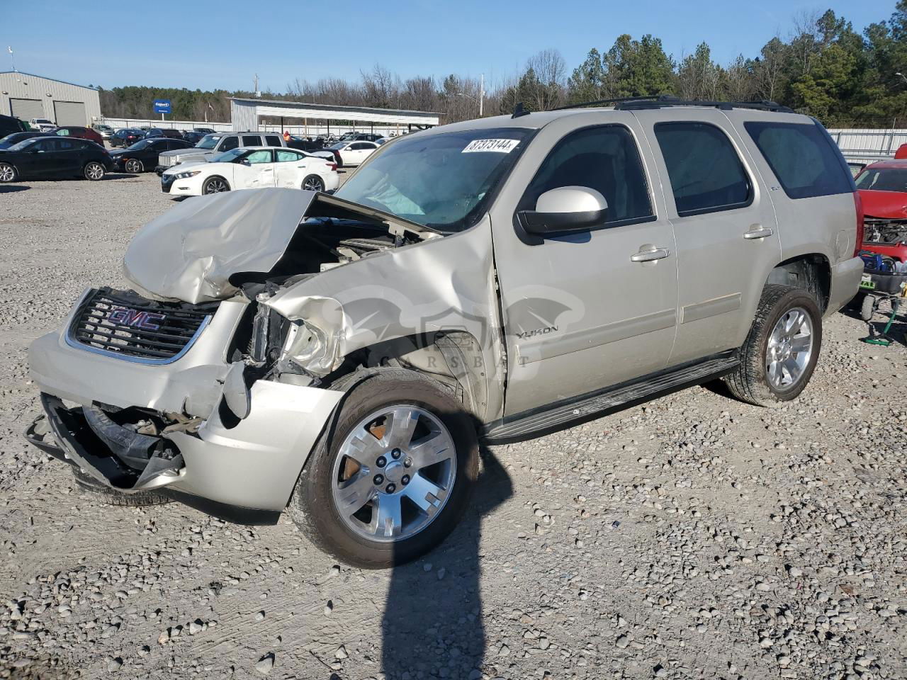 GMC Yukon SLT 5.3L  8 2013