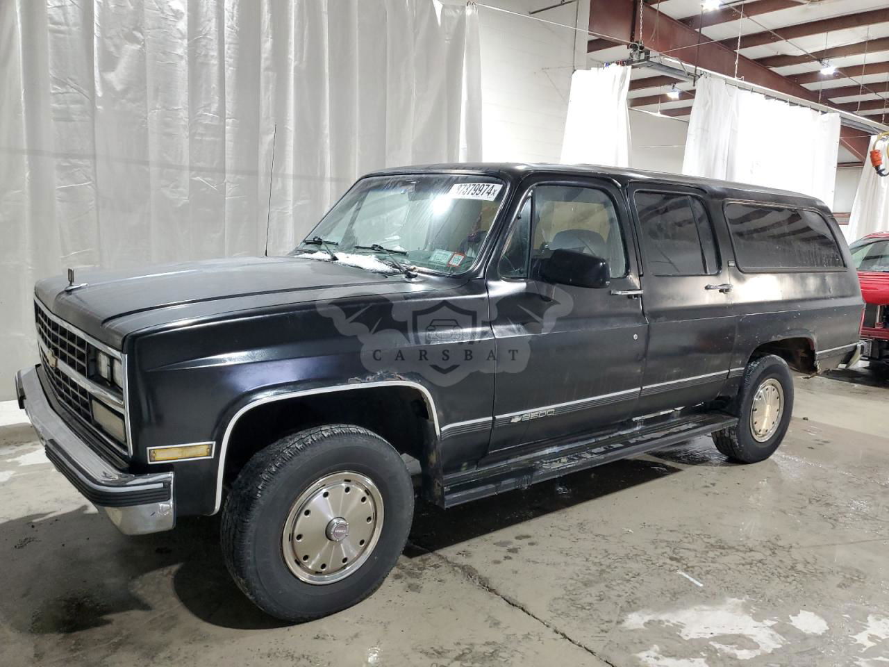 Chevrolet Suburban 5.7L  8 1990
