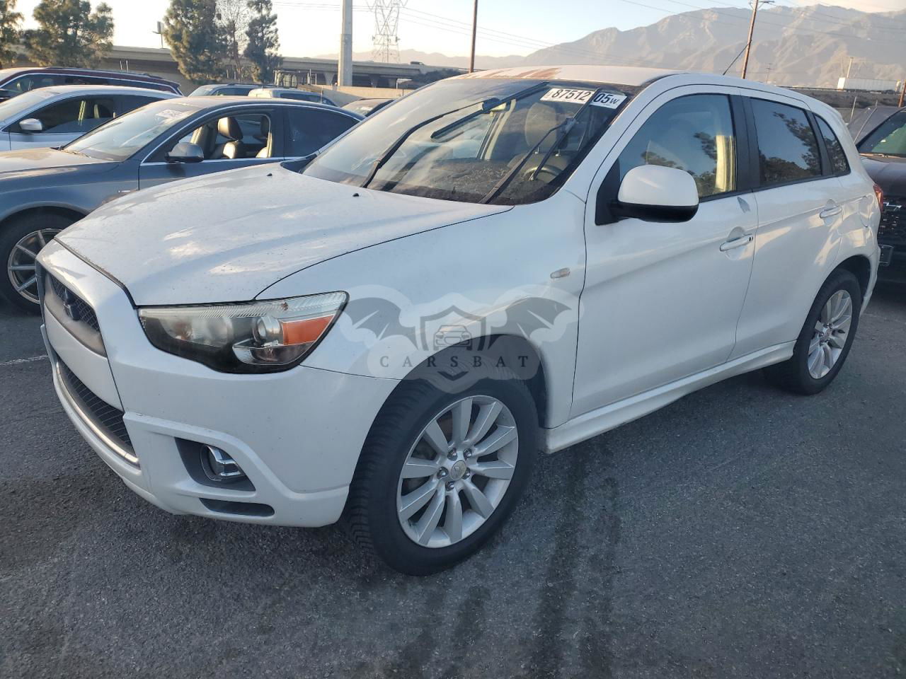 Mitsubishi Outlander SE 2.0L  4 2011