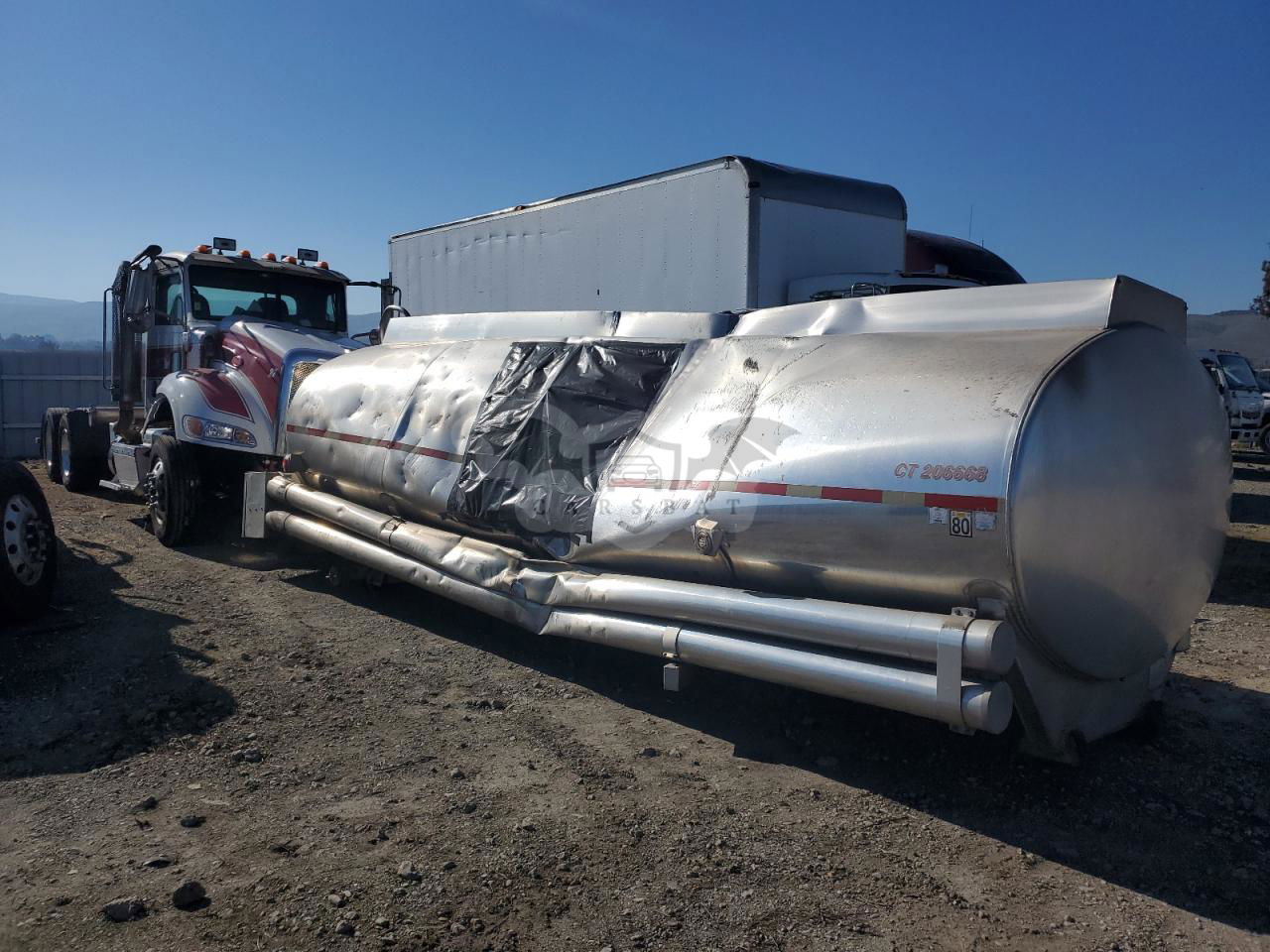 Peterbilt 384 12.9L  6 2012