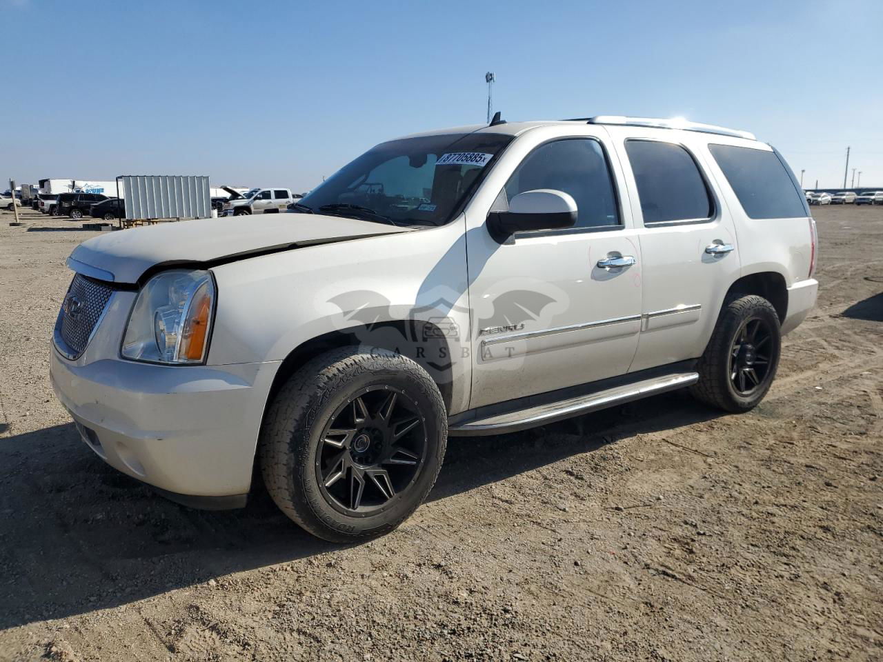 GMC Yukon DENALI 6.2L  8 2013