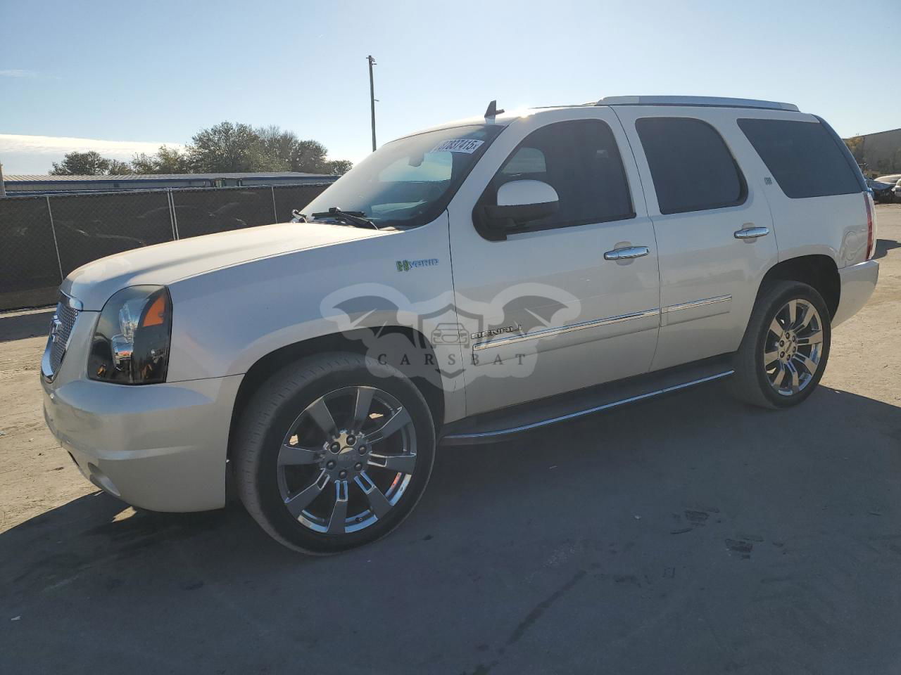 GMC Yukon DENALI HYBRID 6.0L  8 2012