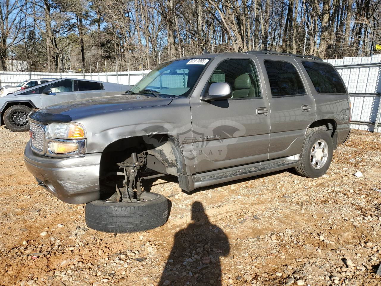 GMC Yukon DENALI 6.0L  8 2006