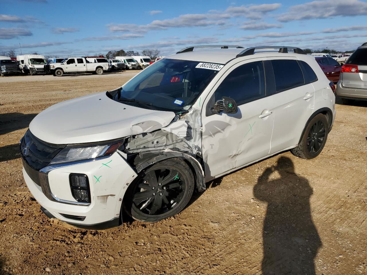 Mitsubishi Outlander ES 2.0L  4 2021