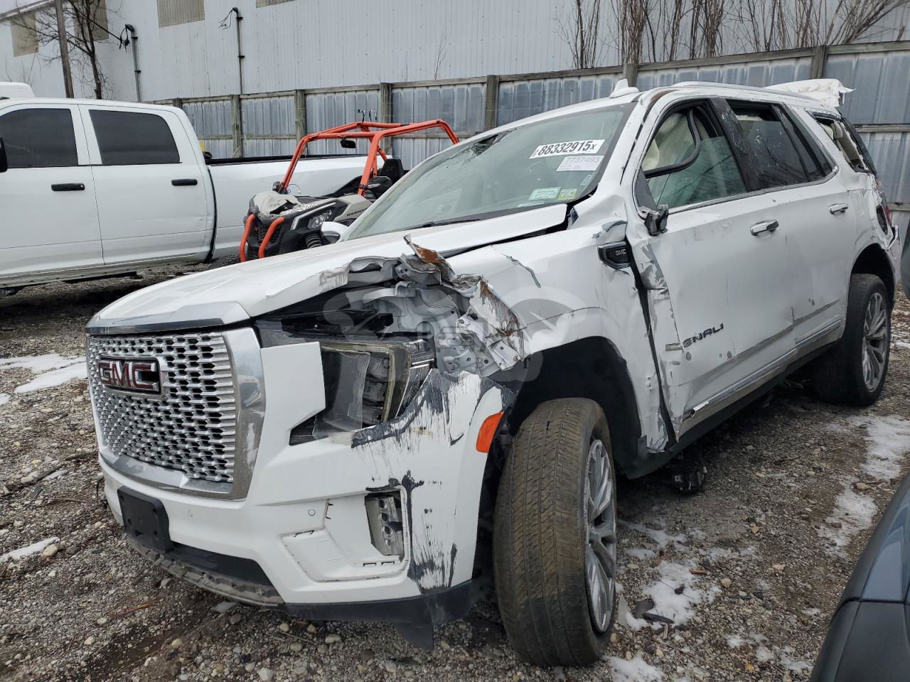 GMC Yukon DENALI 6.2L  8 2021