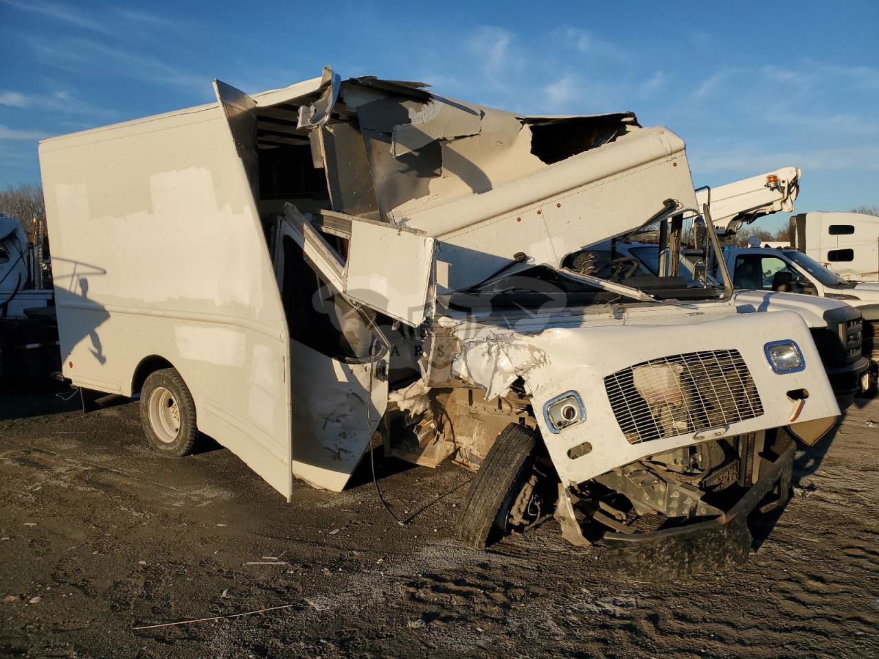 Freightliner Business Class M2 M LINE WALK-IN VAN 6.0L  8 2020