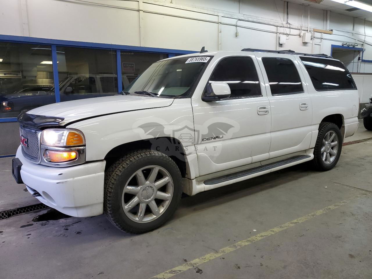 GMC Yukon DENALI 6.0L  8 2006