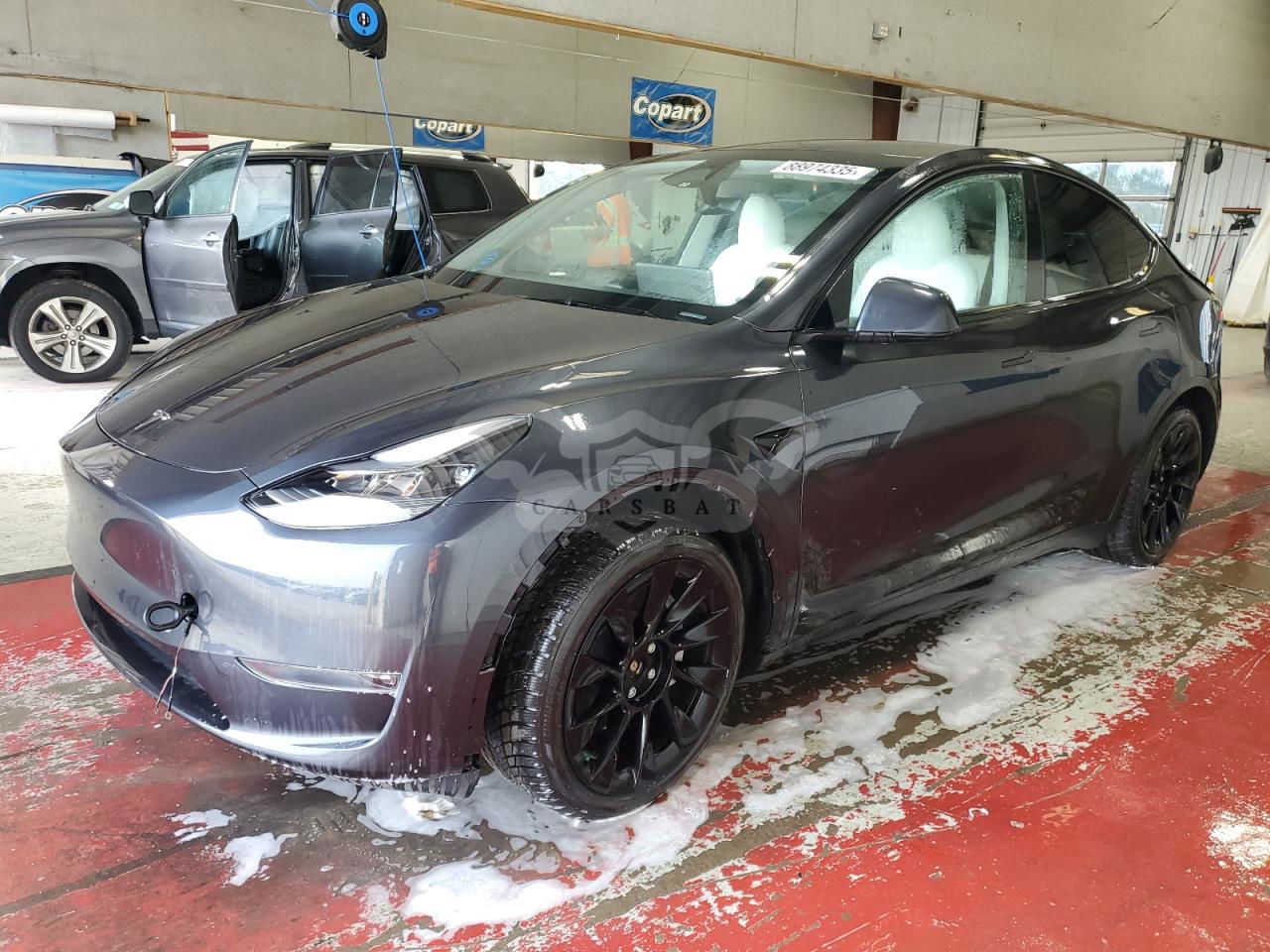 Tesla Model Y 2024