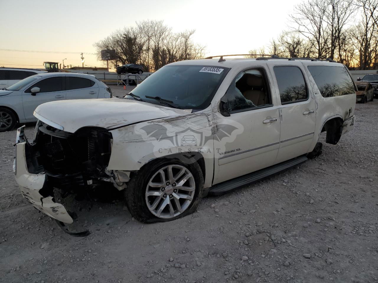 GMC Yukon C1500 SLT 5.3L  8 2013
