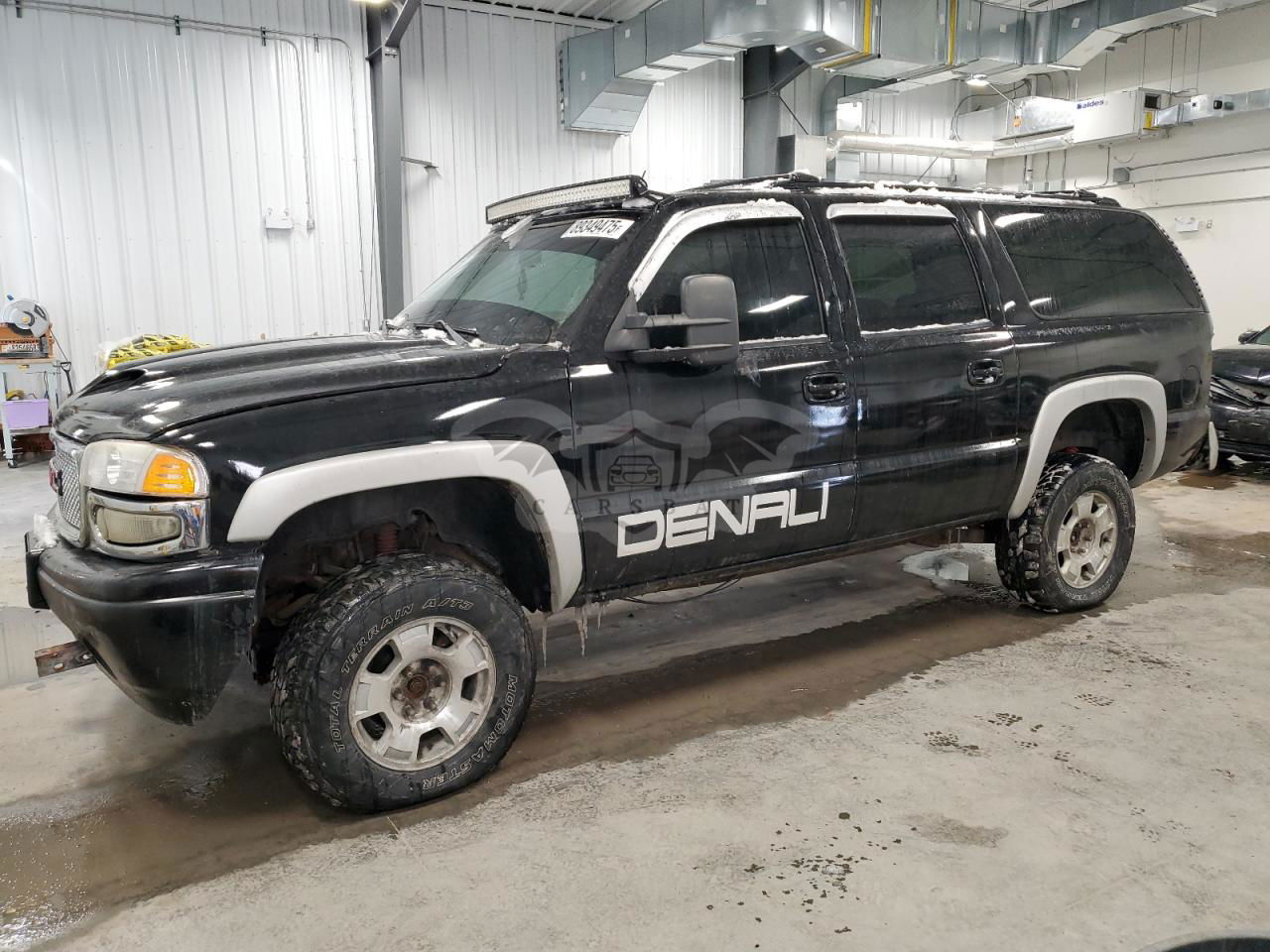 GMC Yukon DENALI 6.0L  8 2005